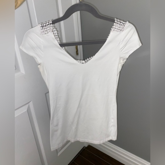 Detailed tshirt - Picture 1 of 3